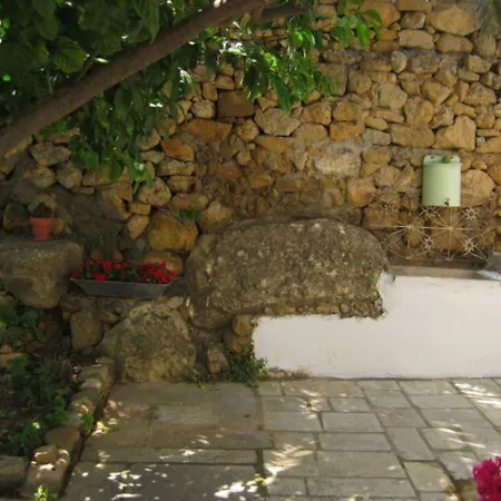 Gialos House 度假居 *